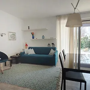  Apartment Maison Grace, Con Ampio Portico